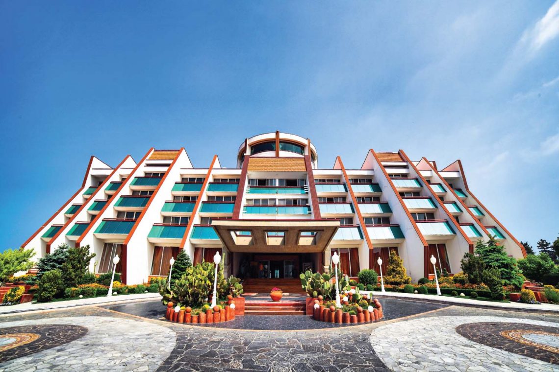 Narenjestan Hotel, Mahmoodabad