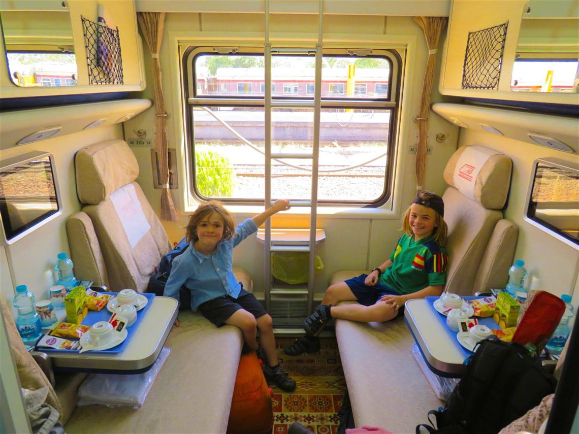 Classes and costs of different Iranian trains